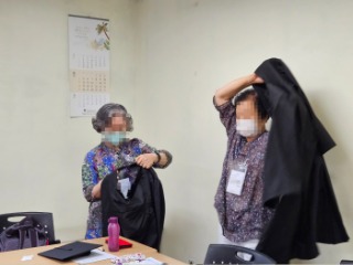 학사복 입는중1.jpg