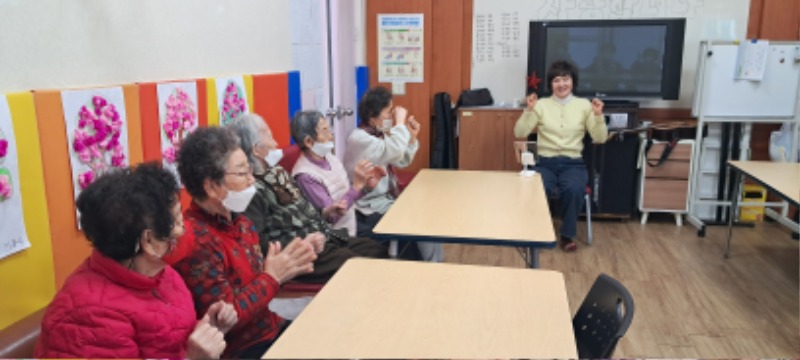웃음치료2.jpg