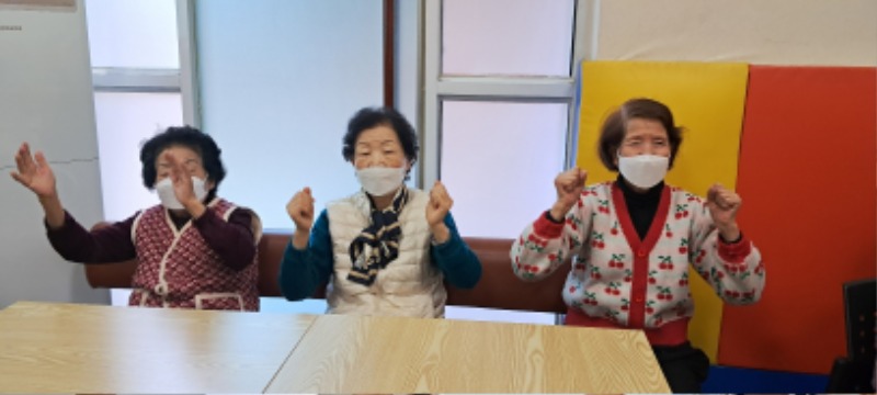 웃음치료4.jpg
