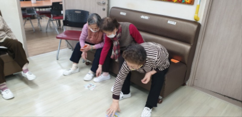 웃음치료2.jpg