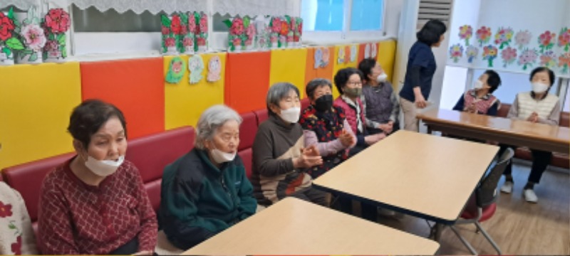 2월 19일 웃음치료 (3).jpg