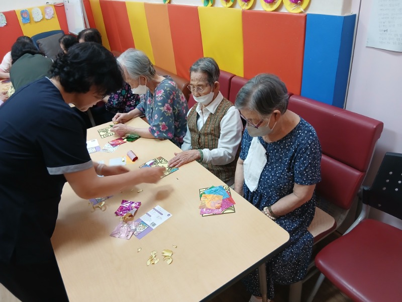 7.3 미술치료1.jpg