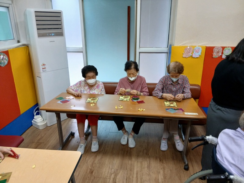 7.3 미술치료4.jpg