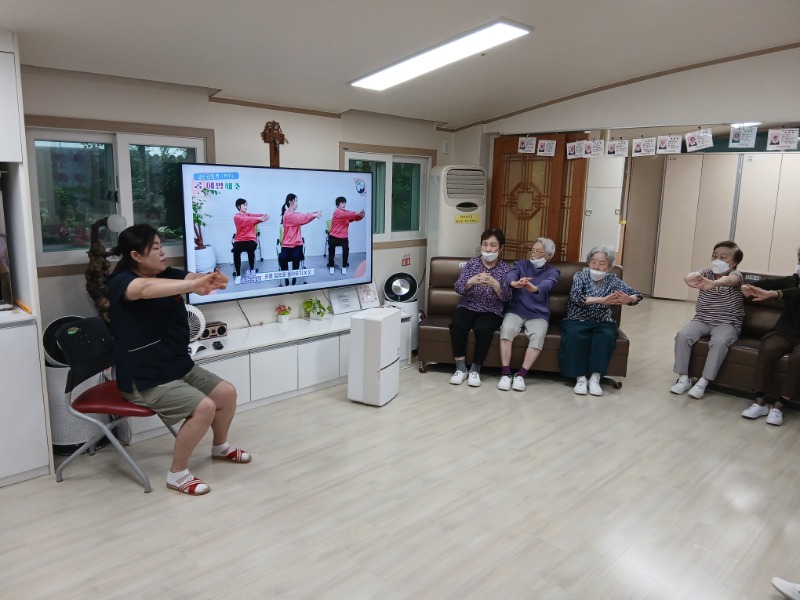 7.16 실버체조1.jpg