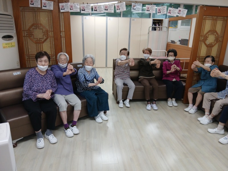 7.16 실버체조3.jpg