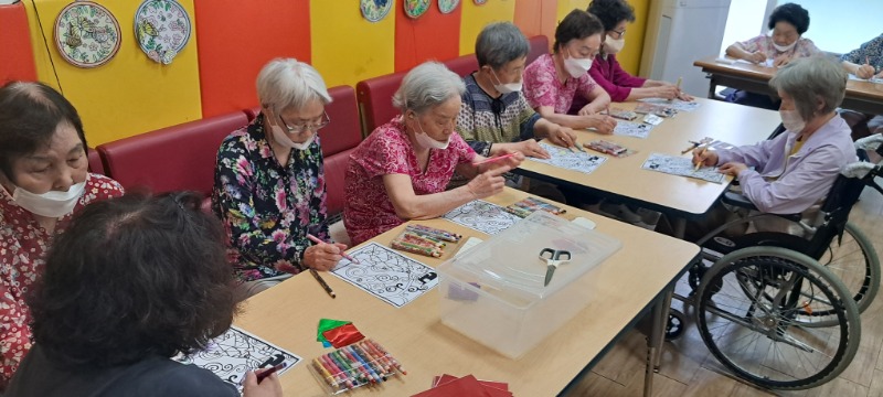 7.24 미술치료2.jpg