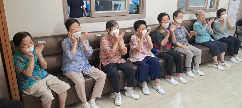 8.20 실버체조3.jpg