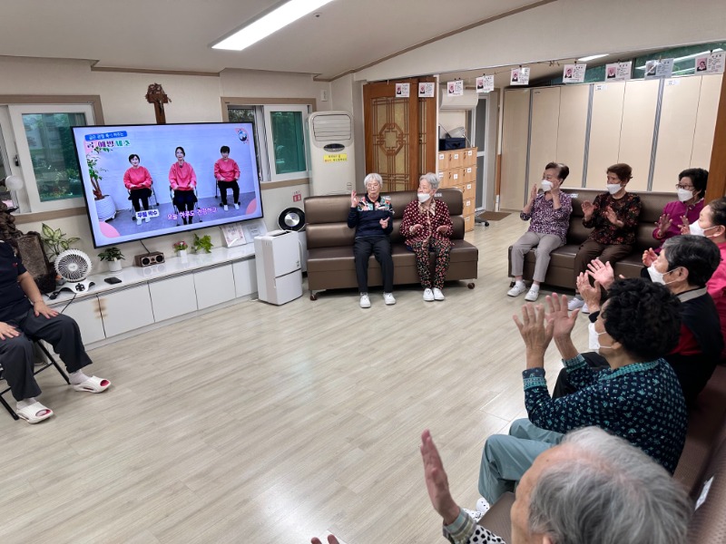10.1 실버체조1.jpg