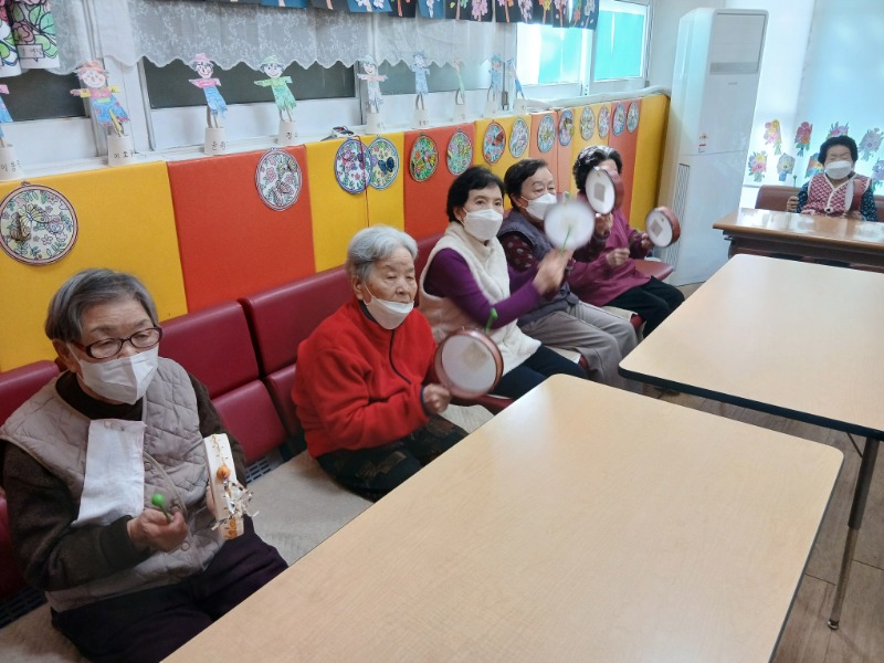 인지도구활동 (2).jpg