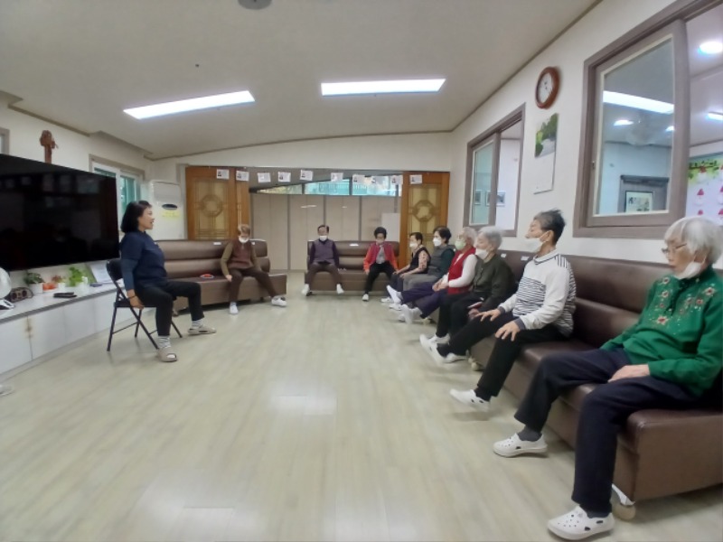 11.29 건강스트레칭4.jpg