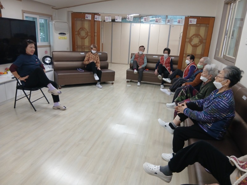 12.6 건강스트레칭2.jpg