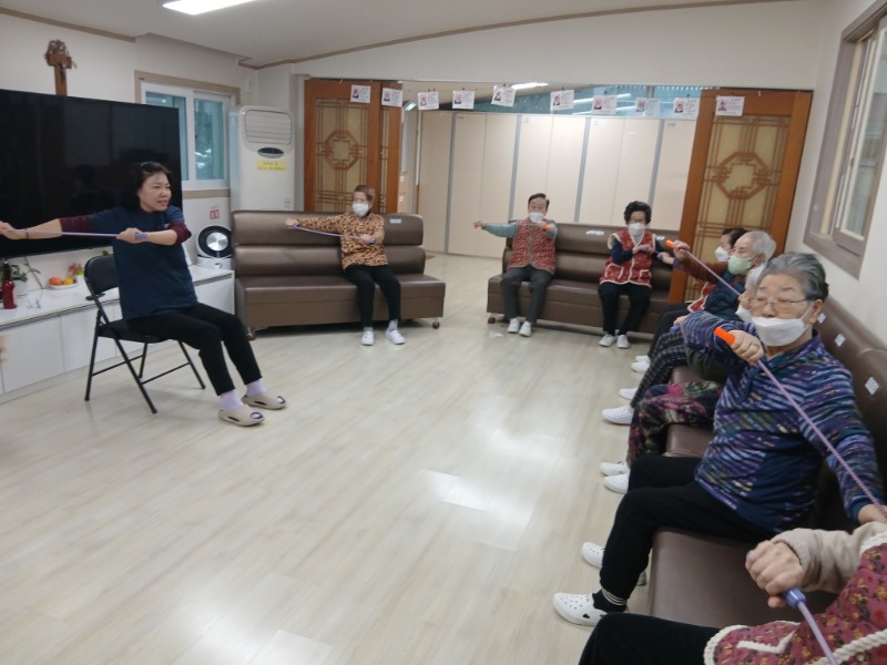 12.6 건강스트레칭4.jpg