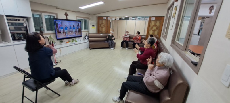 12.13 건강스트레칭3.jpg