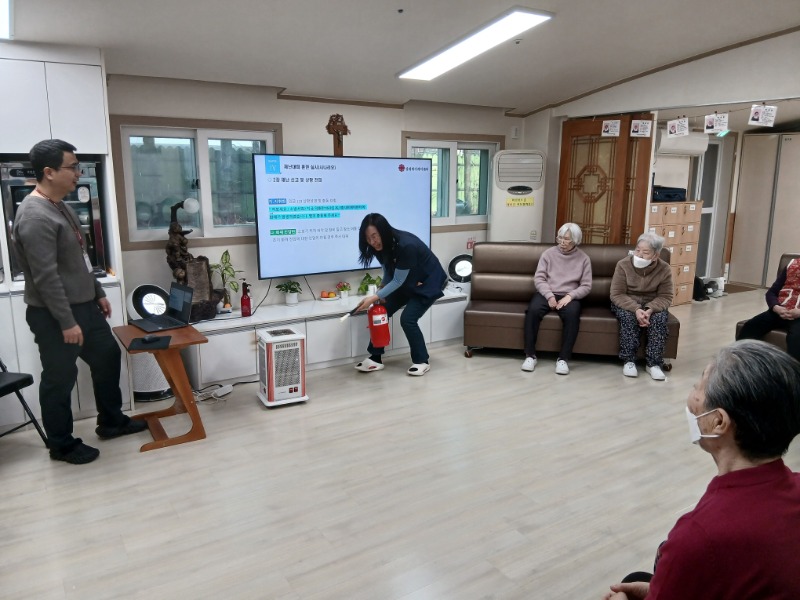 12.12 소방훈련 및 재난상황대피훈련2.jpg