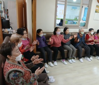 12.9 웃치1.jpg