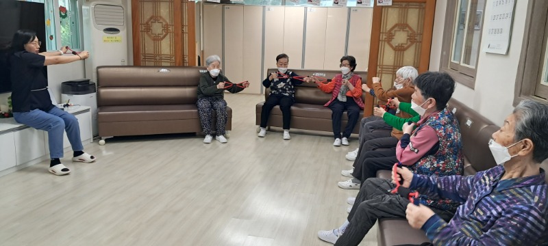 4.4 건스2.jpg