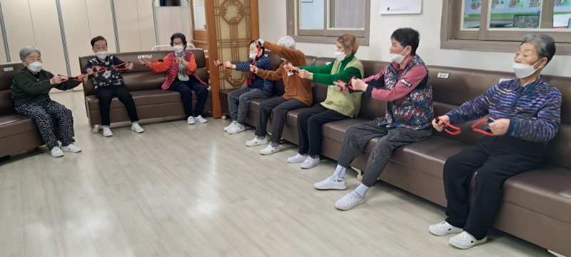4.4 건스3.jpg