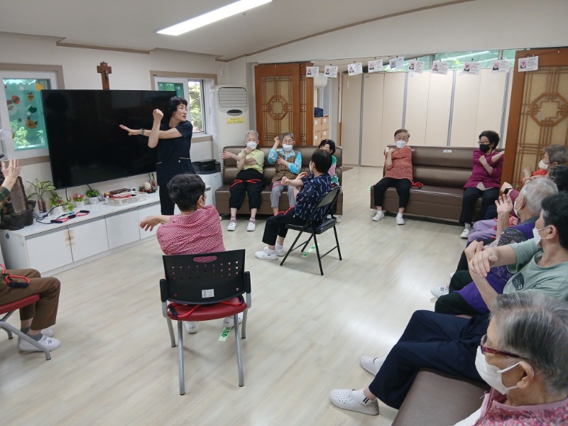 6.8 밴드1.jpg