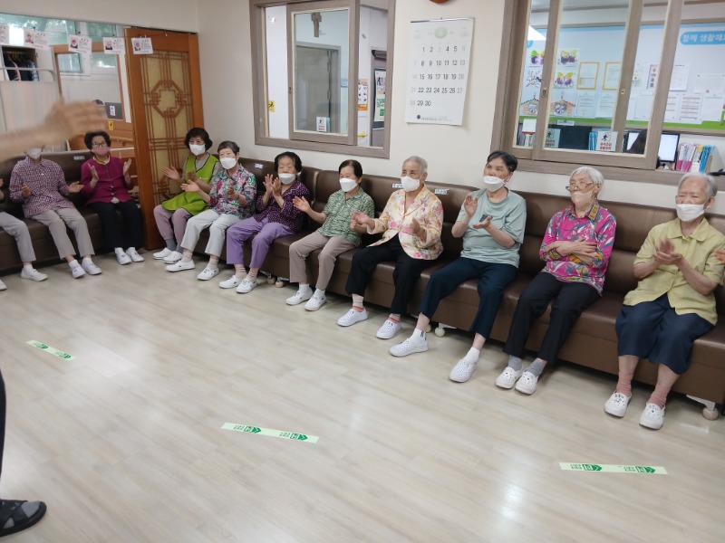 6.18 웃음3.jpg