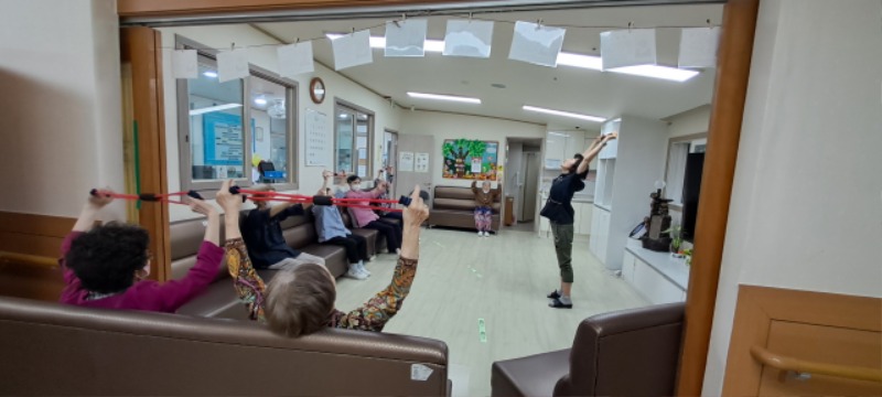 6.20 건스2.jpg