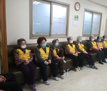 코로나에 따른 우리들의 모습 이미지